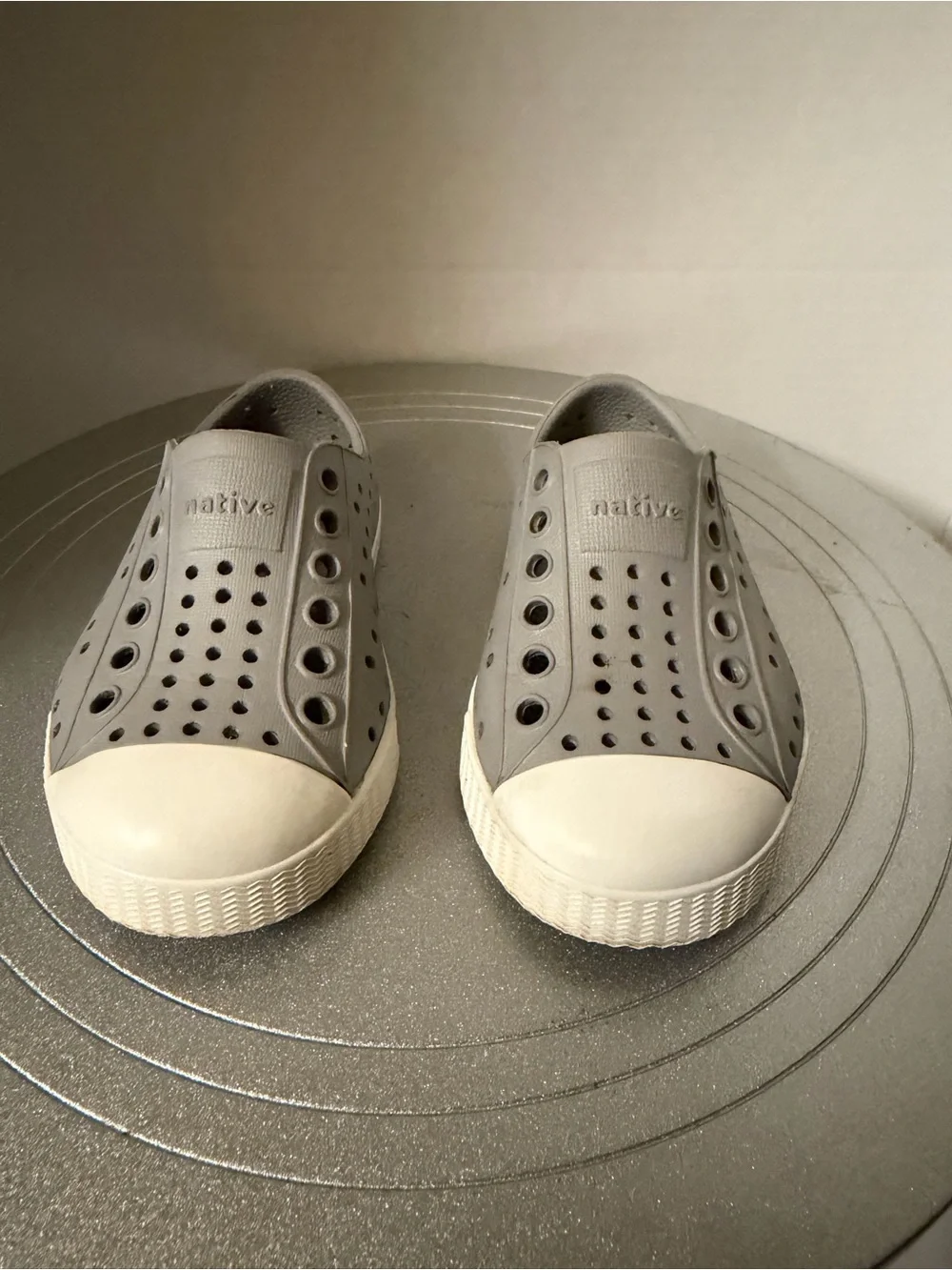 Native Shoes Jefferson Water Shoes In Grey Sz C 6 Kids